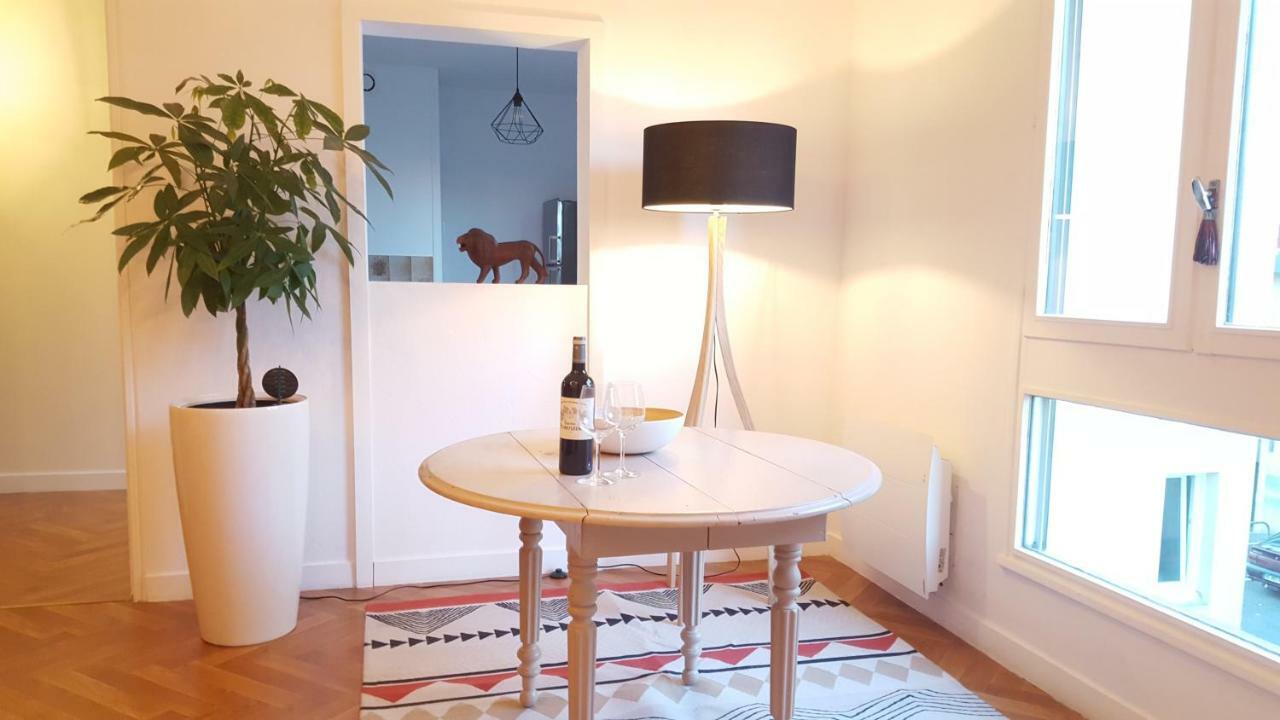 Votre Escale - Le Globe Trotteur Apartment Ниор Екстериор снимка