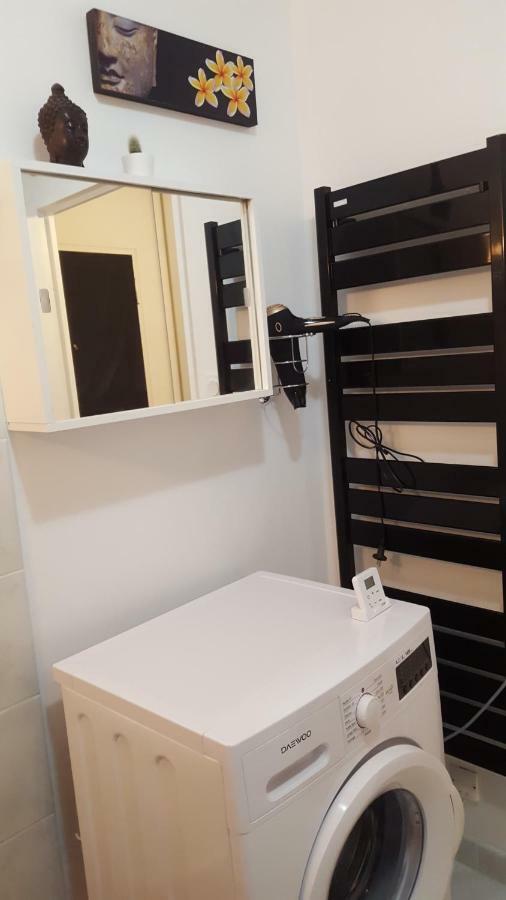 Votre Escale - Le Globe Trotteur Apartment Ниор Екстериор снимка