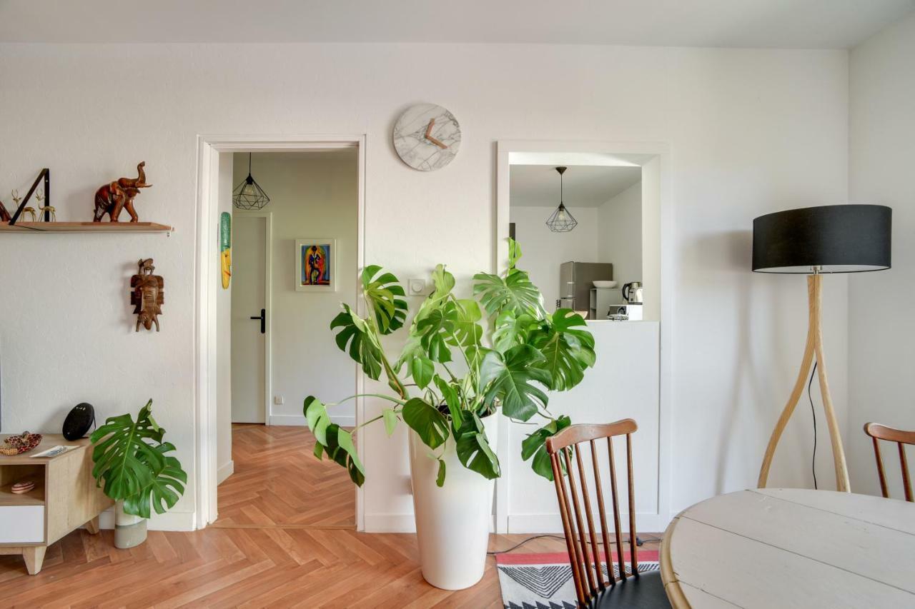 Votre Escale - Le Globe Trotteur Apartment Ниор Екстериор снимка