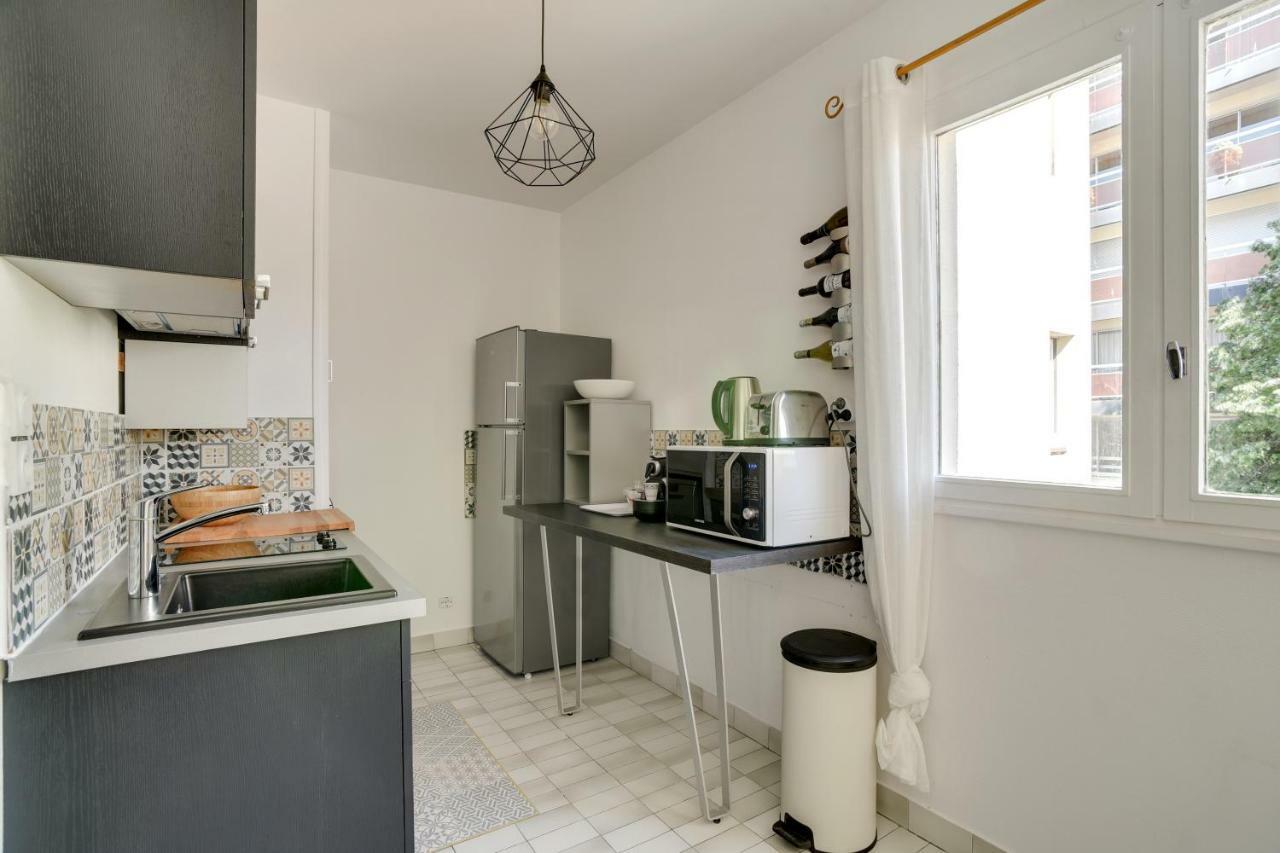 Votre Escale - Le Globe Trotteur Apartment Ниор Екстериор снимка